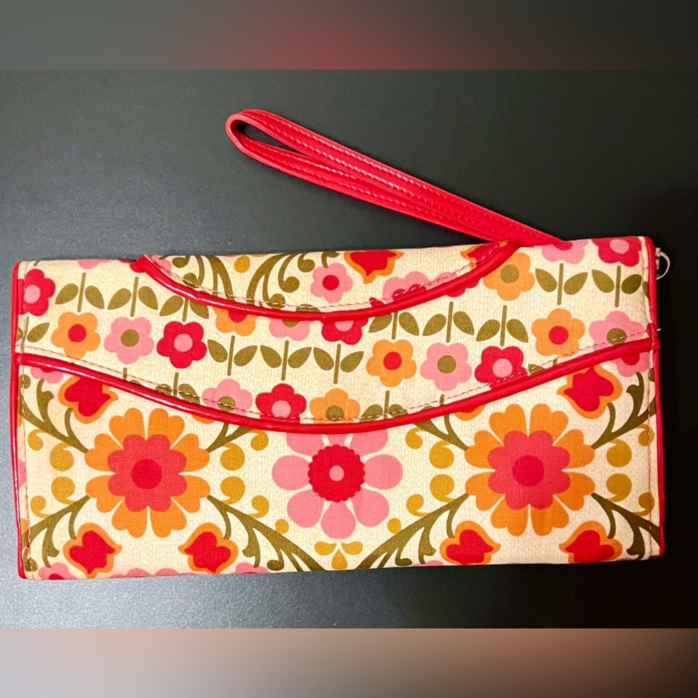 Vera Bradley Retired Clutch Wristlet Making Waves Folkloric, NWOT